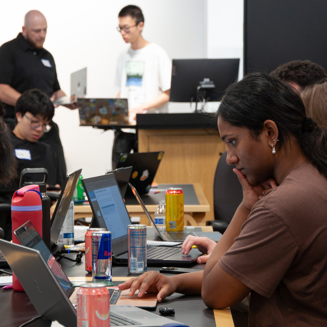 Mentes y Máquinas: Hackathon de IA en Educación